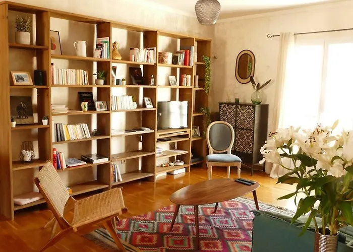 F3 De Charme Centre Apartment