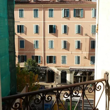 F3 De Charme Centre