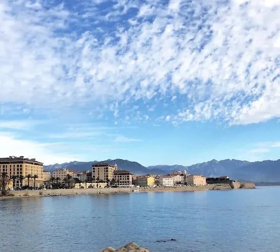 F3 De Charme Centre *